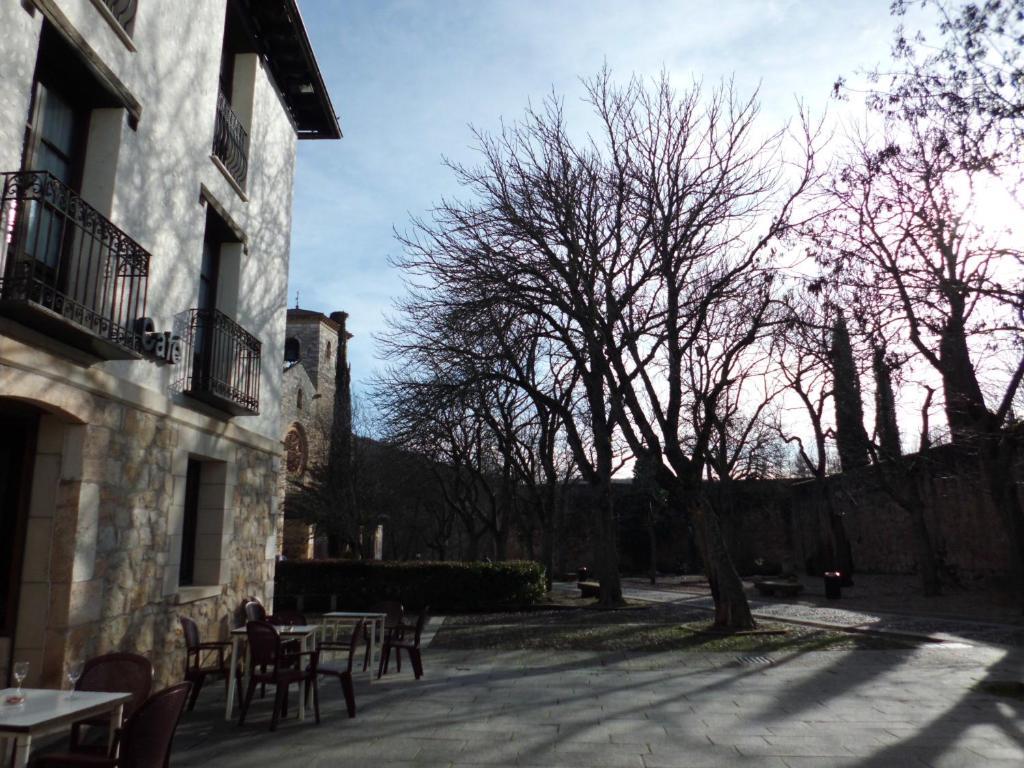 Hotel Rey Chindasvinto 코바루비아스 외부 사진