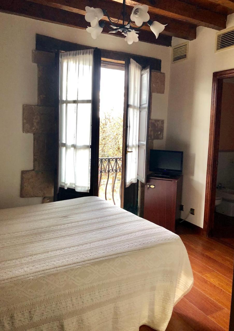 Hotel Rey Chindasvinto 코바루비아스 외부 사진