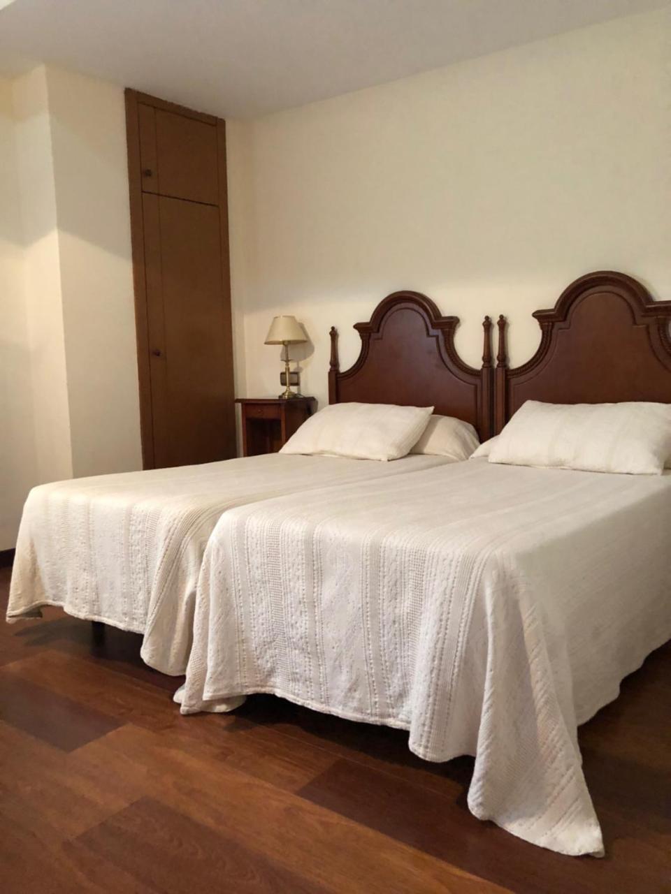 Hotel Rey Chindasvinto 코바루비아스 외부 사진