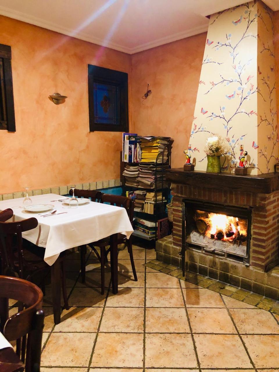 Hotel Rey Chindasvinto 코바루비아스 외부 사진